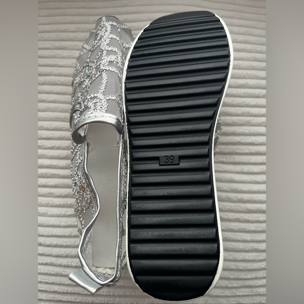 Silver And White Glitter and Lace Platform Slip On Shoes - Picture 3 of 5